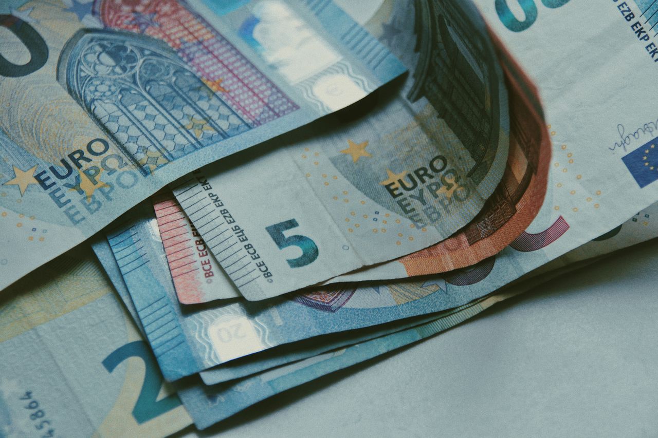 Vlada se ulizuje umirovljenicima preko leđa radnika